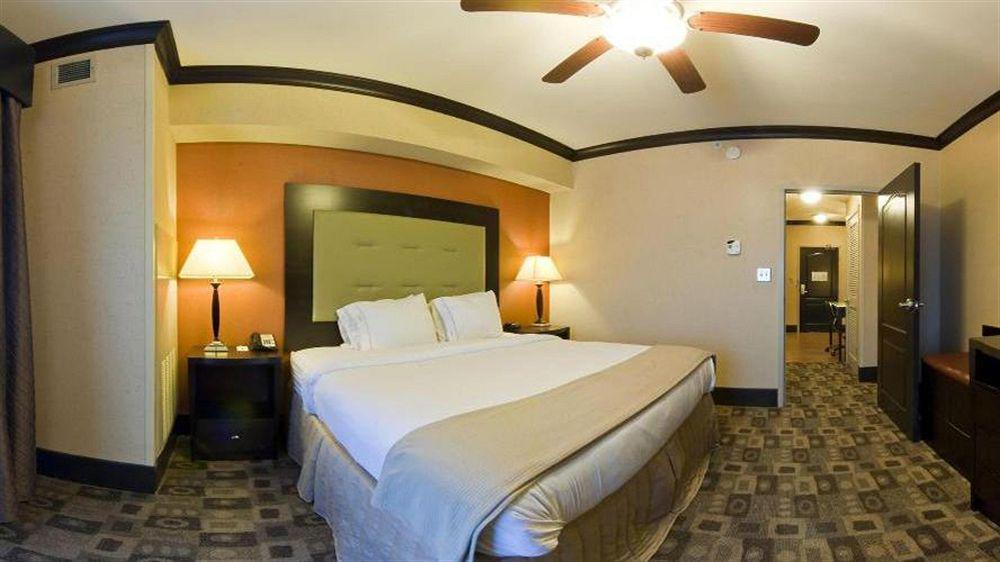 Holiday Inn Express Hotel & Suites Columbia-Fort Jackson By Ihg Buitenkant foto