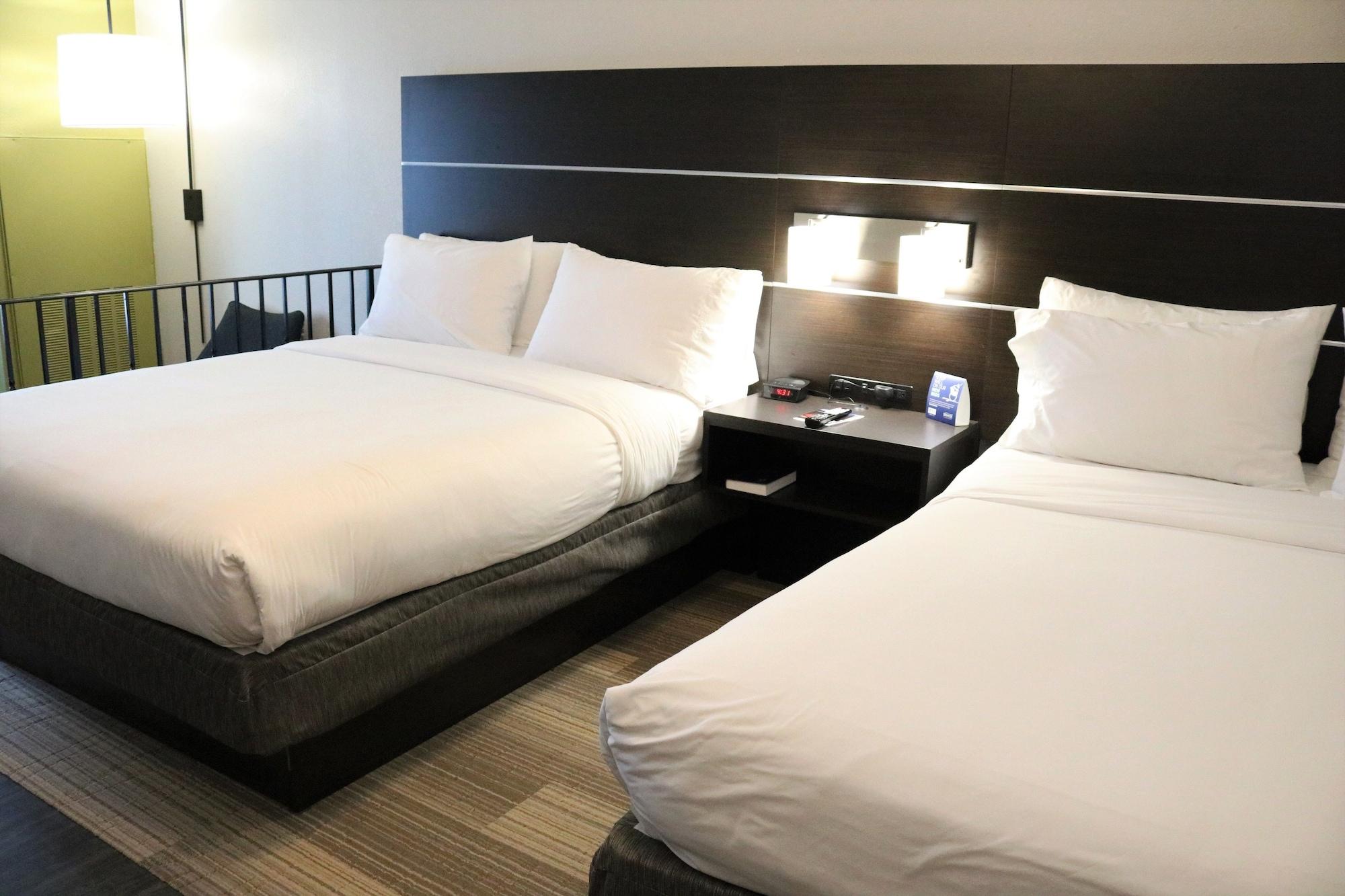 Holiday Inn Express Hotel & Suites Columbia-Fort Jackson By Ihg Buitenkant foto