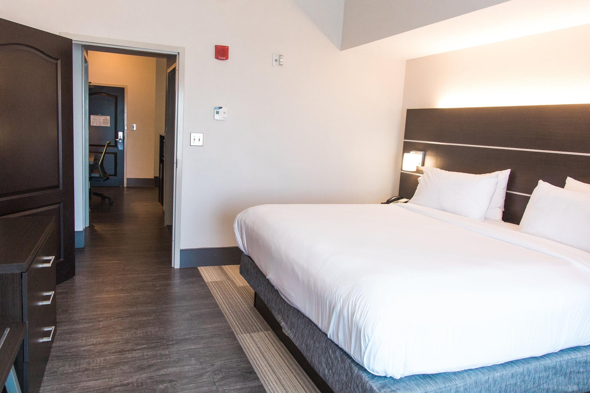 Holiday Inn Express Hotel & Suites Columbia-Fort Jackson By Ihg Buitenkant foto
