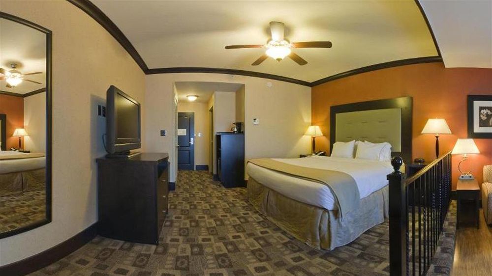 Holiday Inn Express Hotel & Suites Columbia-Fort Jackson By Ihg Buitenkant foto