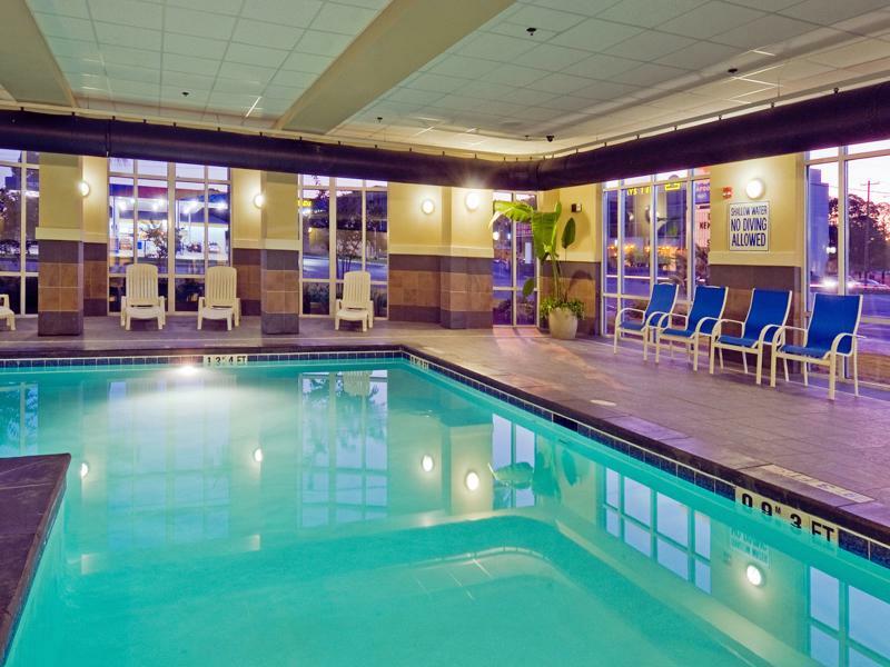 Holiday Inn Express Hotel & Suites Columbia-Fort Jackson By Ihg Buitenkant foto