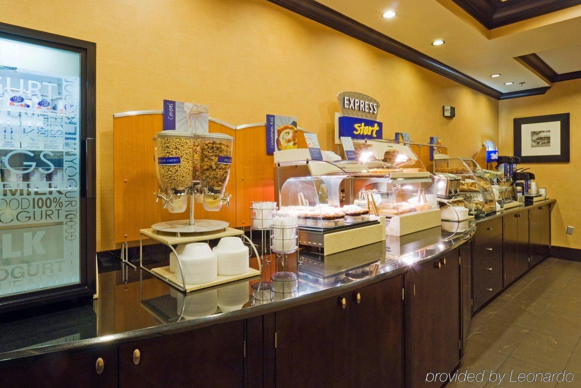 Holiday Inn Express Hotel & Suites Columbia-Fort Jackson By Ihg Buitenkant foto