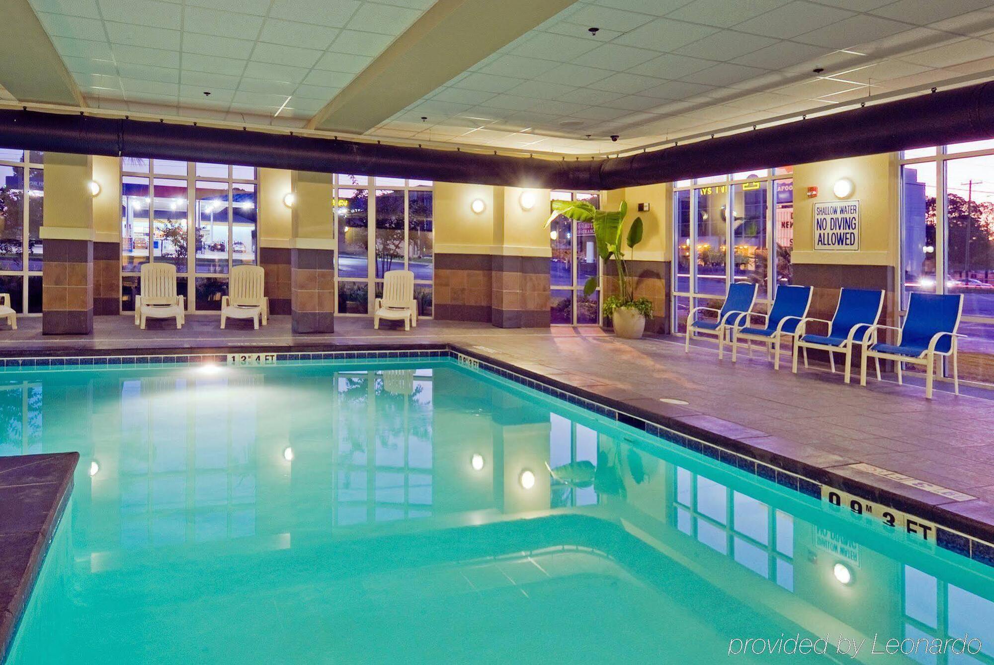 Holiday Inn Express Hotel & Suites Columbia-Fort Jackson By Ihg Buitenkant foto