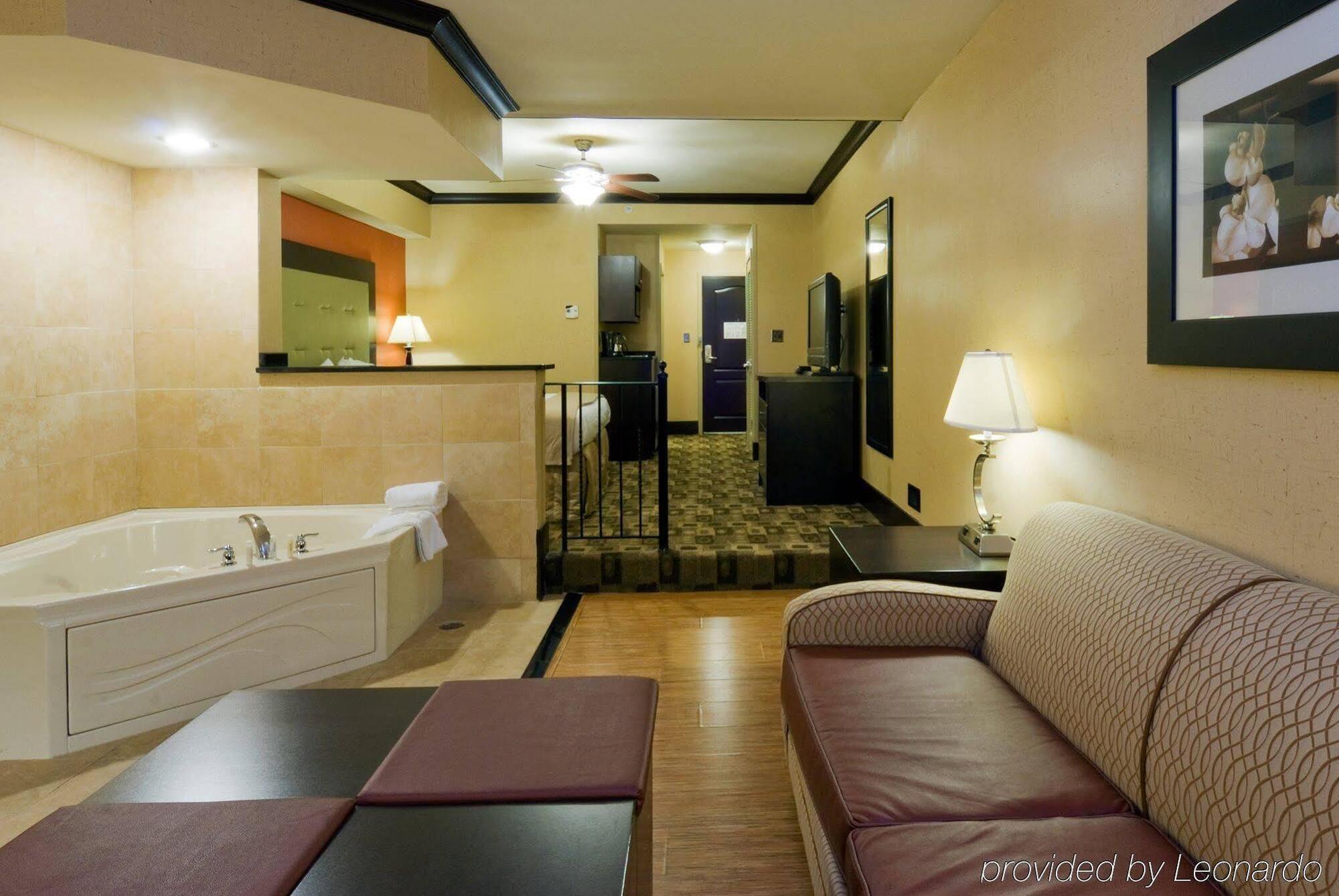 Holiday Inn Express Hotel & Suites Columbia-Fort Jackson By Ihg Buitenkant foto