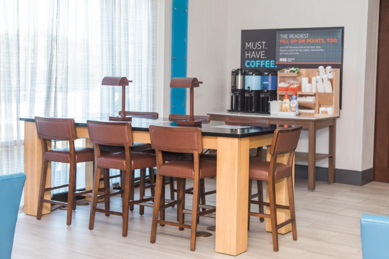Holiday Inn Express Hotel & Suites Columbia-Fort Jackson By Ihg Buitenkant foto