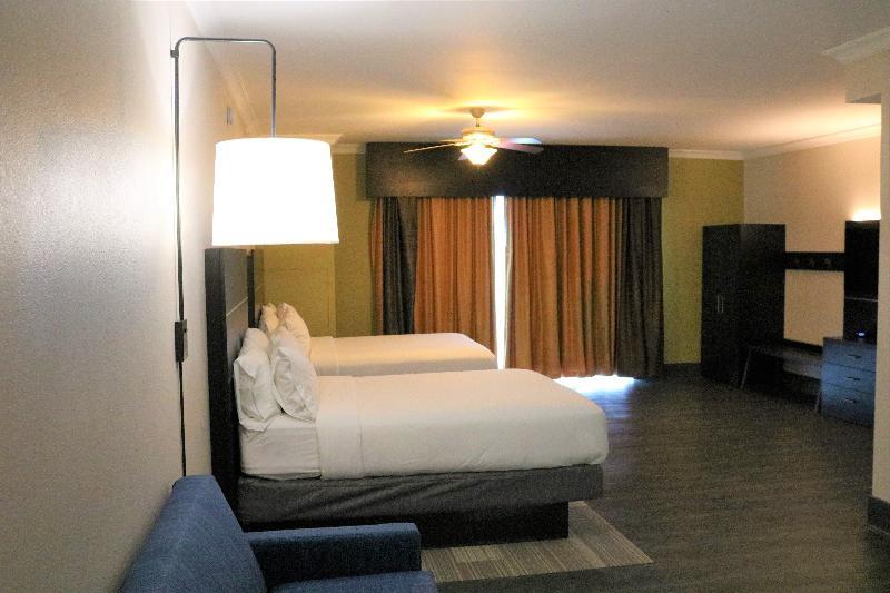 Holiday Inn Express Hotel & Suites Columbia-Fort Jackson By Ihg Buitenkant foto