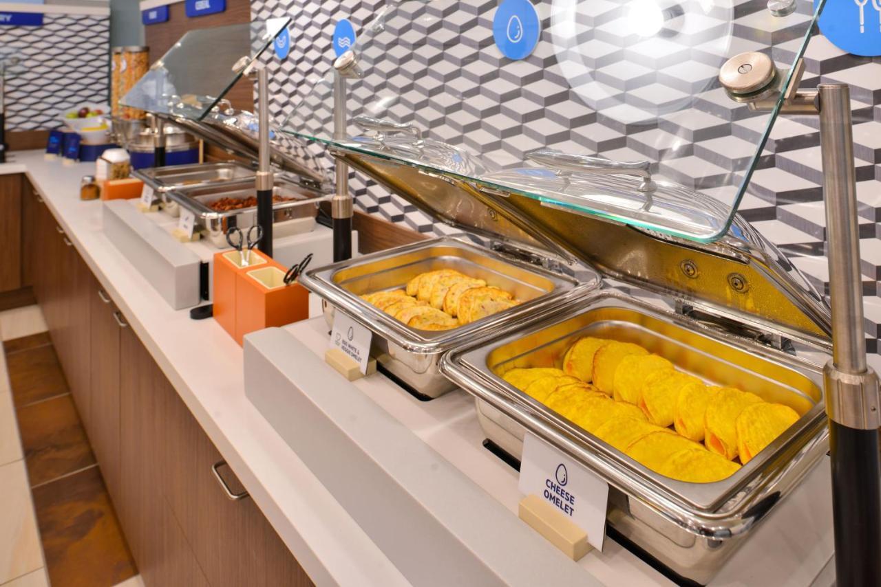 Holiday Inn Express Hotel & Suites Columbia-Fort Jackson By Ihg Buitenkant foto
